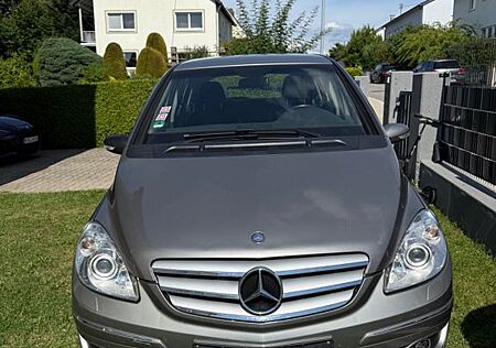 Mercedes-Benz 200 B TURBO