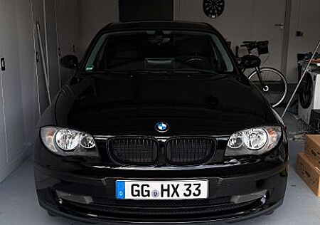 BMW 116i - TÜV+Reifen NEU/ AppleCarplay/ Scheckheft