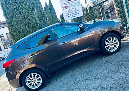 Hyundai ix35 Style 2WD 1.7(101kw136ps)140Tkm/Kl-Auto/AHK
