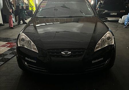 Hyundai Genesis 3.8 V6 Automatik -