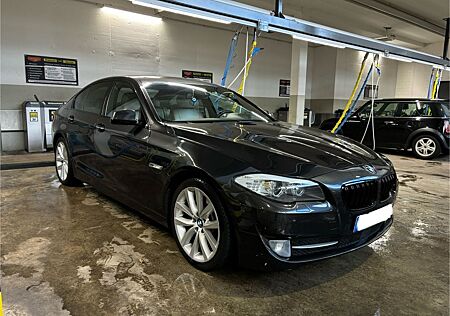 BMW 525d 3.0L Softclose, Surround, Head Up, Pano