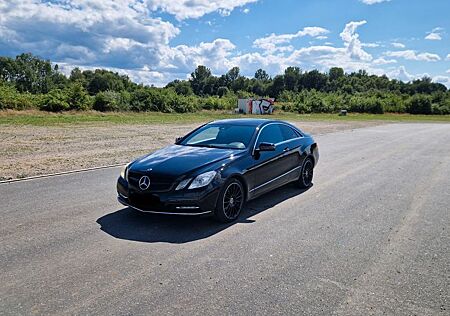 Mercedes-Benz E 350 Coupé BlueEFFICIENCY ELEGANCE EL...