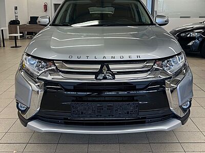 Mitsubishi Outlander Plus 4WD Allrad*AHK*7Sitzer*Kamera*exp