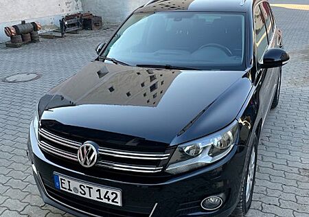 VW Tiguan Volkswagen 2.0 TDI 4MOT BlueMot T CUP Sport & St...