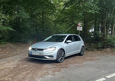 VW Golf Volkswagen 1.6 TDI Trendline LED