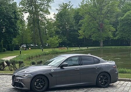 Alfa Romeo Giulia Quadrifoglio MWSt Sparco HK Akrapovic