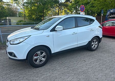 Hyundai ix35 2.0 TÜV Neu AHK