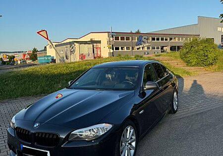 BMW 530d / M-Paket / 9 G Sportaut. / Vollleder