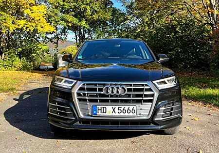Audi Q5 Sport 2,0 TDI quattro S line
