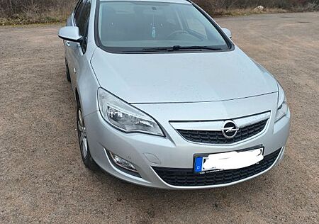 Opel Astra Sports Tourer 1.6 T Design Edition 132...