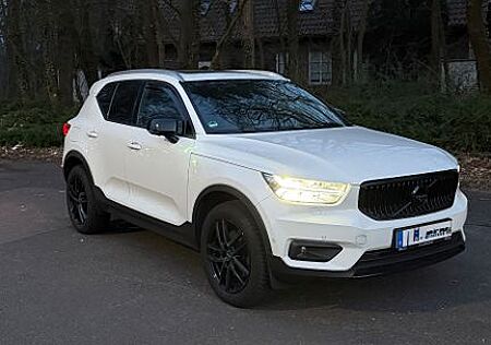 Volvo XC 40 XC40 T5 AWD 360 ACC Momentum Black Harman Kardon