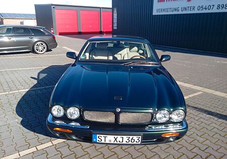 Jaguar XJR 4.0