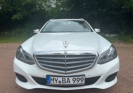 Mercedes-Benz E 250 BlueTEC 4MATIC T AVANTGARDE Autom. AVA...