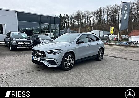 Mercedes-Benz GLA 200 ACC AHK AUT Kam. KlimaA LED LM PDC Pano
