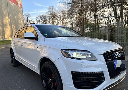 Audi Q7 3.0 TDI *V12-Paket*7Sitzer*TotwinkelAs.*Carbo
