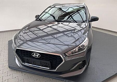 Hyundai i30 i30cw YES! Navi Dyn. Kurvenlicht Apple CarPlay A