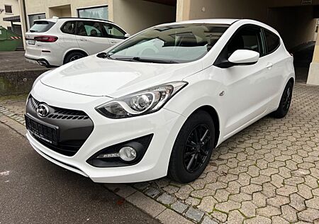 Hyundai i30 Coupe blue Trend