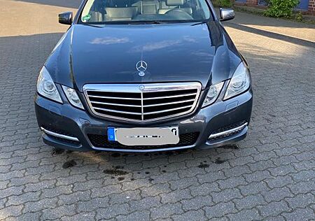 Mercedes-Benz E 250 CDI 4MATIC BlueEFFICIENCY Autom. -
