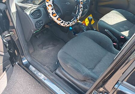 Ford Focus 1,6 Ghia X Ghia X