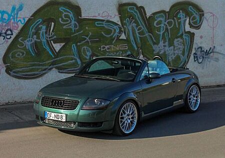Audi TT Roadster 1.8T quattro 165 kW -