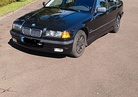 BMW 320i E36