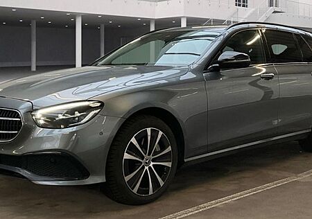Mercedes-Benz E 300 de 4Matic Avantgarde Night Paket