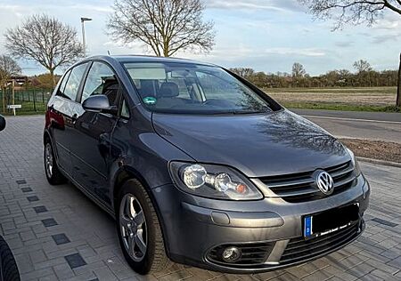 VW Golf Plus Volkswagen 1.6 TÜV* 2.HAND* TEMP*. SITZHZG*