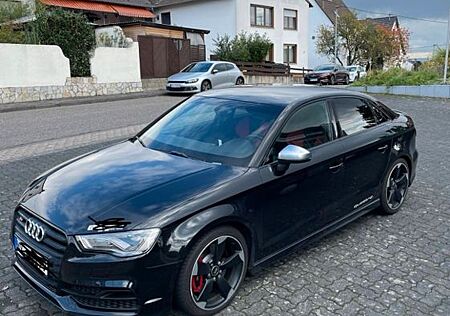 Audi S3 2.0 TFSI S tronic quattro -