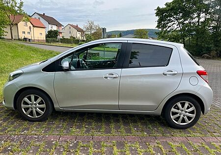 Toyota Yaris 1,33-l-Dual-VVT-i Multidrive S Life Life