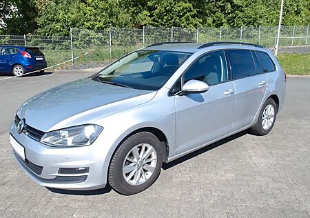 VW Golf Volkswagen VII Comfortline Klimaauto PDC AHK Navi