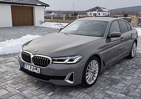 BMW 520 5 Limousine d Luxury Line