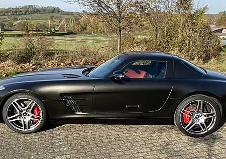 Mercedes-Benz SLS AMG TRAUMHAFTSCHÖNER COUPE