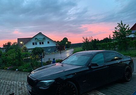 BMW 750Li -