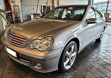 Mercedes-Benz C 200 KOMPRESSOR ELEGANCE HU03/2027