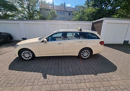 Mercedes-Benz E 220 BlueTEC 4MATIC T AVANTGARDE Autom. AVA...