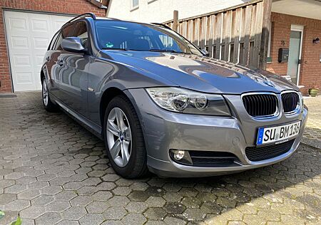 BMW 320i Touring -