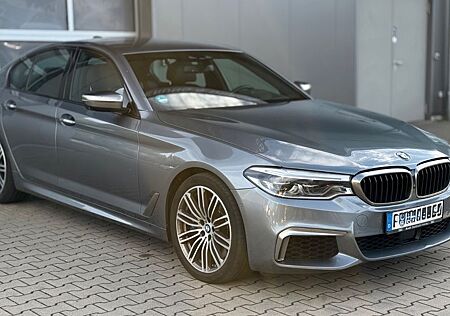 BMW M550d xDrive Head UP Soft-Close 360Kamera H&K