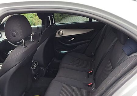 Mercedes-Benz E 220 d Autom. -