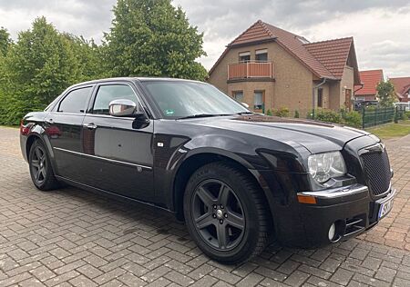 Chrysler 300C 2.7 Liter V6 Benzin/Flüssiggas