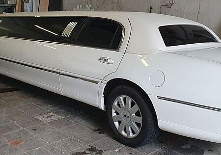 Lincoln Town Car gebraucht kaufen Lincoln Town Car Stretchlimousine, 8,60m