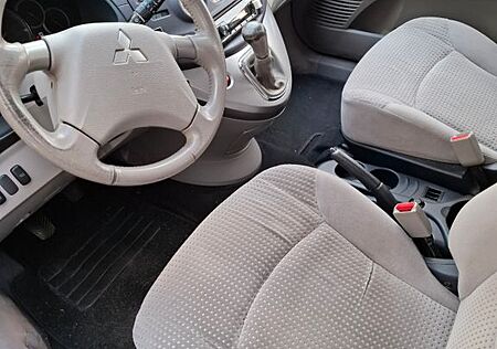 Mitsubishi Grandis 2.4 Invite 7-Sitzer Invite