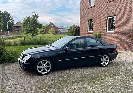 Mercedes-Benz C 230 Sehr gepflegt mit Guter Ausstattung
