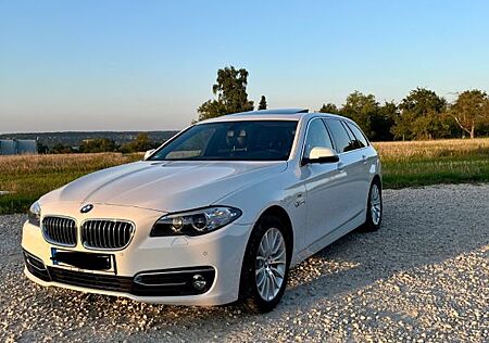 BMW 520d xDrive Touring A Luxury Line Luxury Line