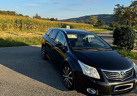 Toyota Avensis Combi Executive 2.2 D-Cat Executive