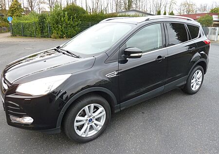 Ford Kuga Titanium 2,0TDCI 4x4 voll Ausstattung