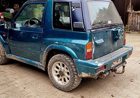 Suzuki Vitara 1.6 Deluxe Deluxe