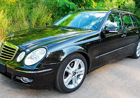 Mercedes-Benz E 220 CDI T AVANTGARDE - wenig km