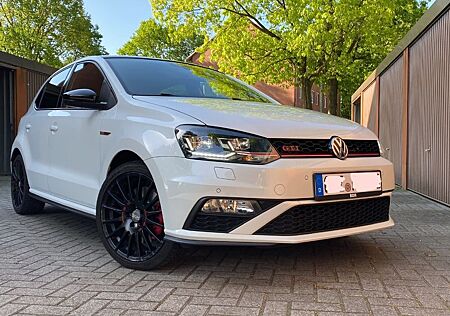 VW Polo Volkswagen 1.8 TSI DSG GTI Navi LED 17 OZ-Felgen Kamer