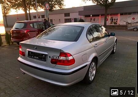 BMW 318i -