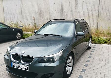 BMW 525i A Touring -